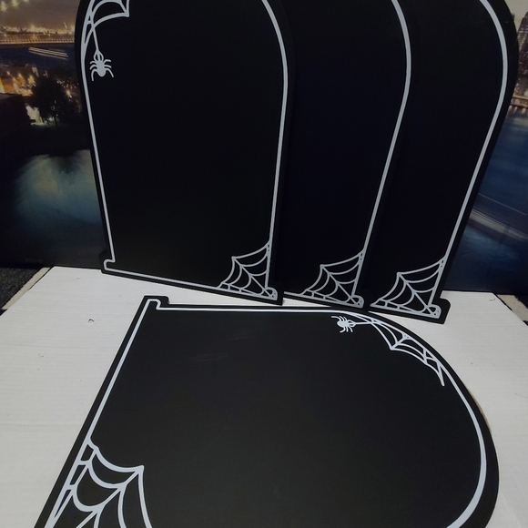 Hanging Chalkboards Tombstone - Picture 2 of 10